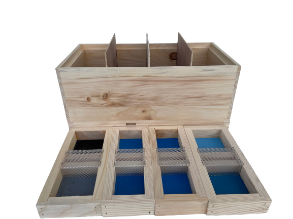 Begattungskasten Miniplus für 4 Königinnen auf Mini-Plus Rähmchen-APISFARM Apisfarm